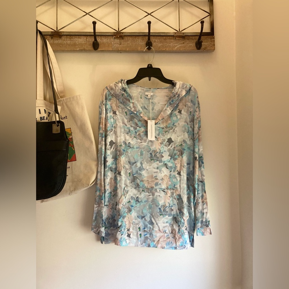 NWT Tavik Floral pullover/ coverup